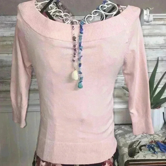 🌸$5 Off the shoulder sweater top - Picture 1 of 3
